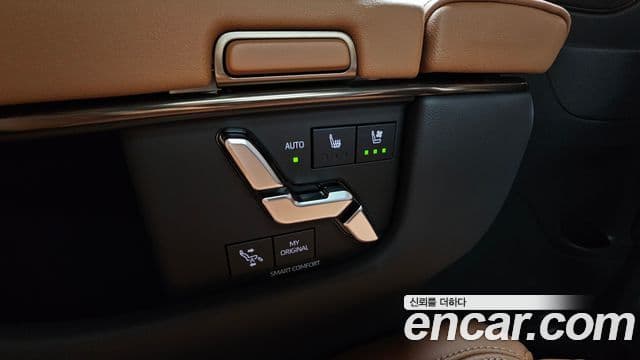 Toyota Alphard 2024 — Photo 38/38