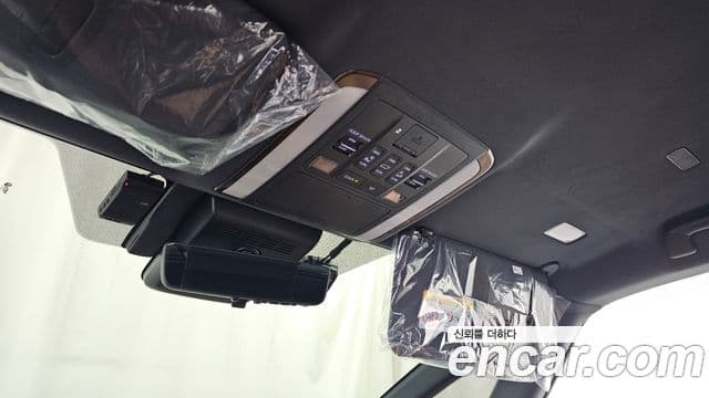 Toyota Alphard 2024 — Photo 25/38