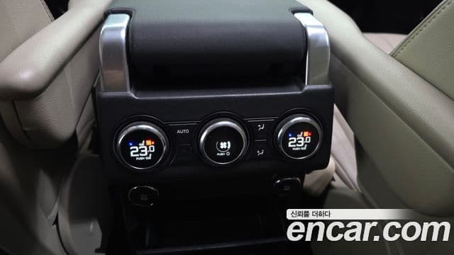 Land Rover Discovery 5 2019 — ფოტო 18/20