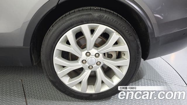 Land Rover Discovery 5 2019 — Şəkil 34/36