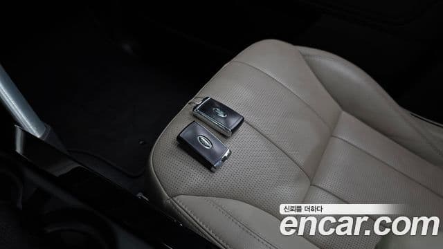 Land Rover Discovery 5 2019 — Şəkil 20/36