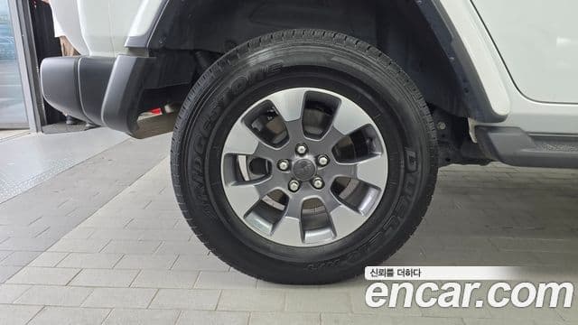 Jeep Wrangler 2023 — Şəkil 5/20