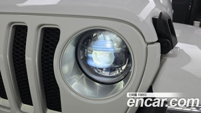 Jeep Wrangler 2023 — Şəkil 23/31