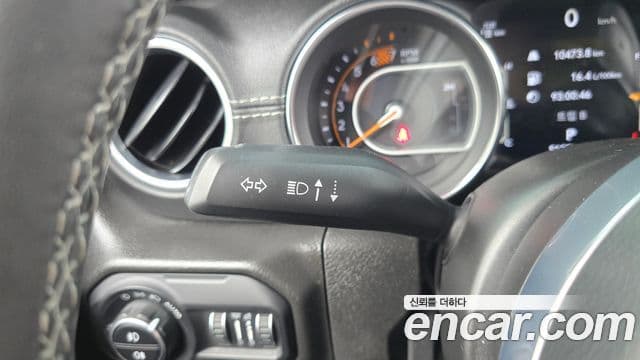 Jeep Wrangler 2023 — Şəkil 12/31
