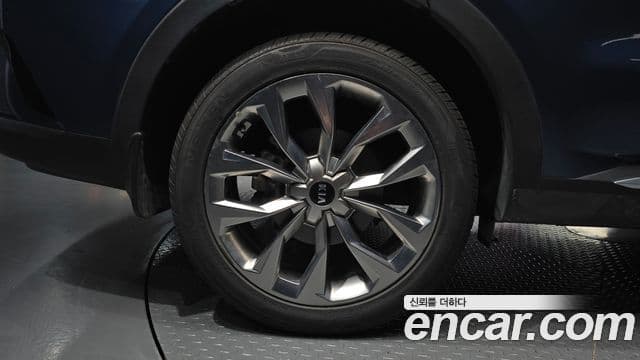 Kia Sorento 2021 — Фото 5/20