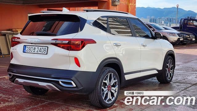 Kia Seltos 2022 — ფოტო 2/20