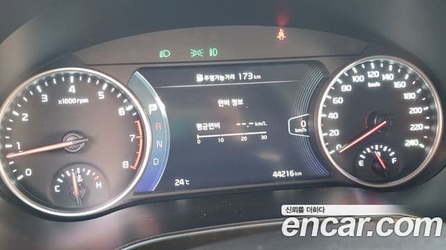 Kia Seltos 2022 — ფოტო 7/20
