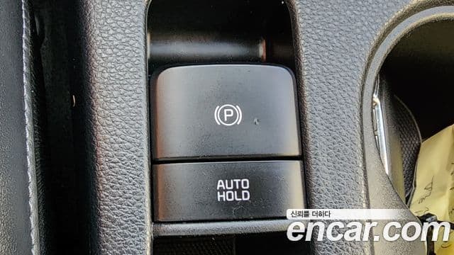 Kia Seltos 2022 — ფოტო 18/20