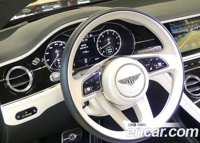 Bentley Continental GT 2023 — Фото 9/20