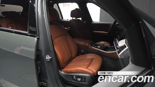 BMW X5 2025 — Photo 19/36