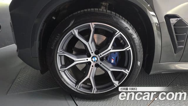 BMW X5 2025 — Photo 30/36