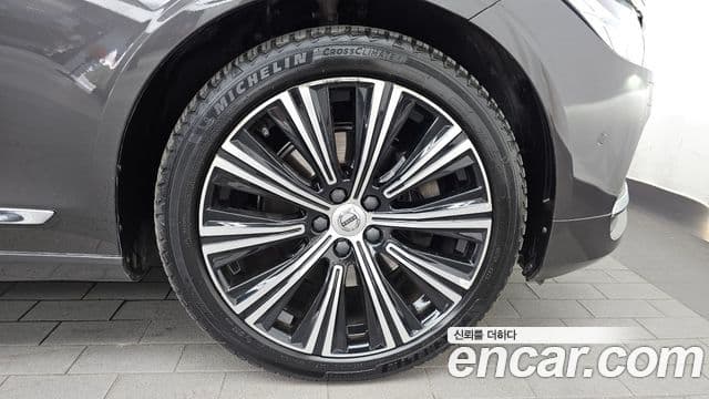 Volvo S90 2021 — ფოტო 24/31