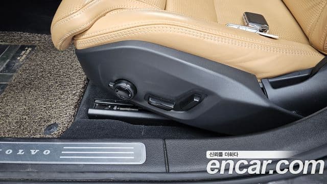 Volvo S90 2021 — ფოტო 25/31