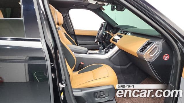 Land Rover Range Rover Sport 2020 — ფოტო 14/38