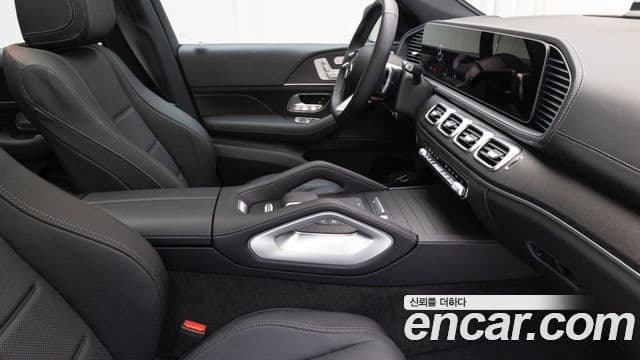 Mercedes-Benz GLE-Class 2025 — Фото 8/17