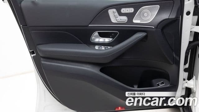 Mercedes-Benz GLE-Class 2025 — Фото 15/17