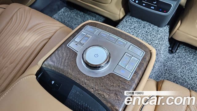Genesis Electrified G80 2023 — ფოტო 19/20