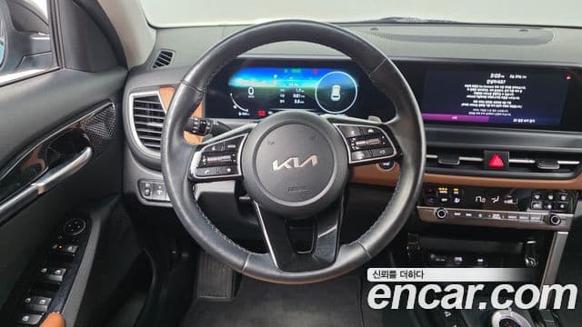 Kia Seltos 2024 — ფოტო 13/20