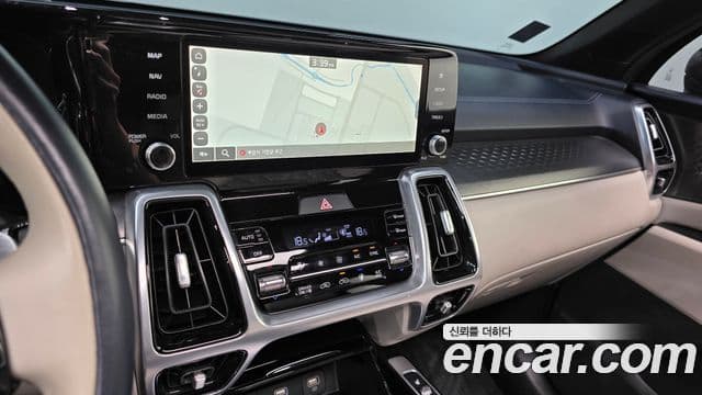 Kia Sorento 2022 — Şəkil 15/20