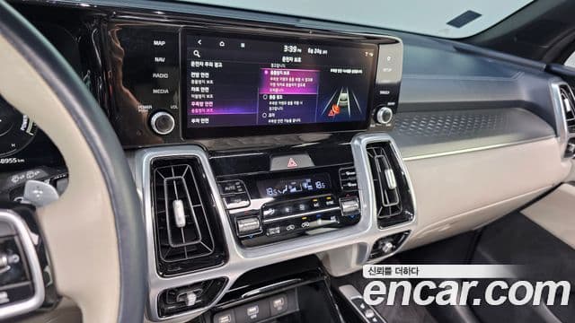 Kia Sorento 2022 — Şəkil 17/20
