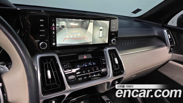 Kia Sorento 2022 — Şəkil 18/20