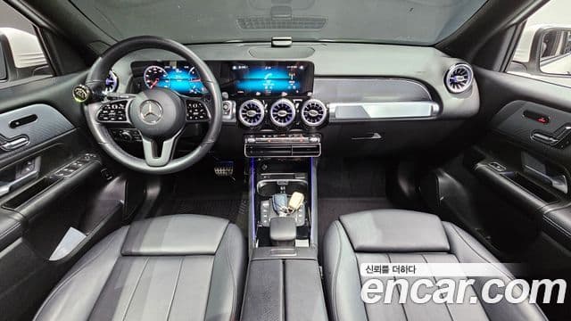 Mercedes-Benz GLB-Class 2021 — ფოტო 6/20