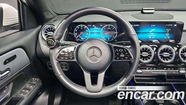 Mercedes-Benz GLB-Class 2021 — ფოტო 12/20