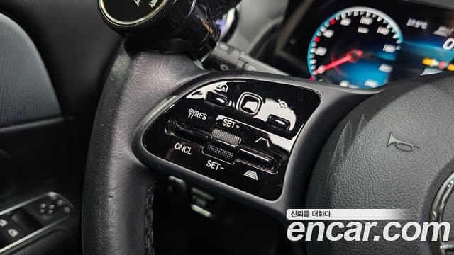 Mercedes-Benz GLB-Class 2021 — ფოტო 13/20