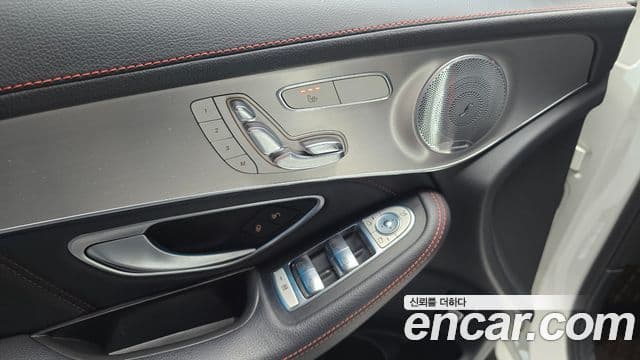 Mercedes-Benz GLC-Class 2018 — ფოტო 13/20