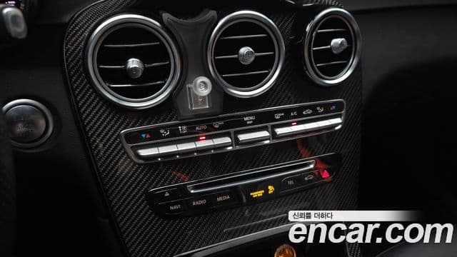 Mercedes-Benz GLC-Class 2018 — ფოტო 18/20