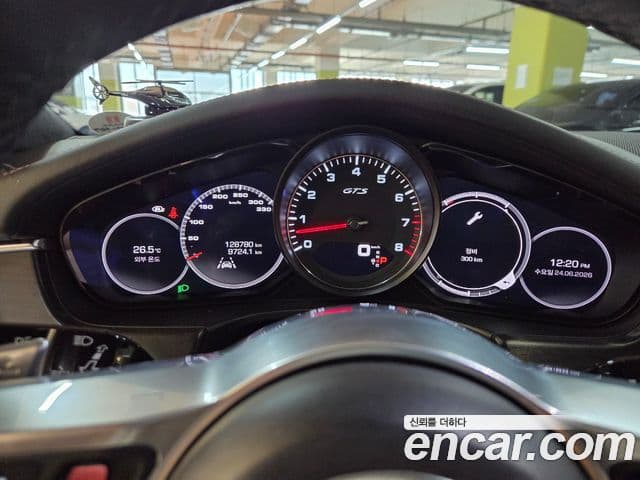 Porsche Panamera 2019 — Şəkil 8/15