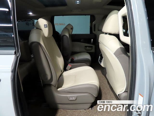 Kia Carnival 2023 — Şəkil 8/20