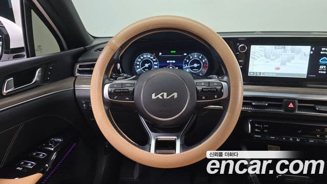 Kia K5 2023 — Şəkil 12/20
