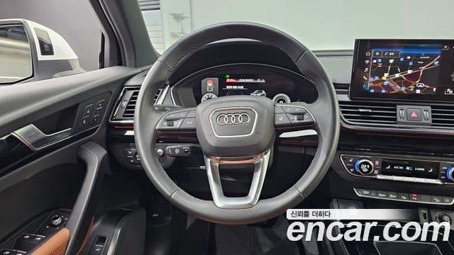 Audi Q5 2021 — ფოტო 13/20