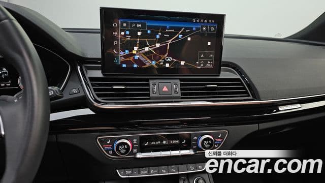 Audi Q5 2021 — ფოტო 14/20