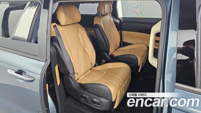 Kia Carnival 2023 — Şəkil 11/20