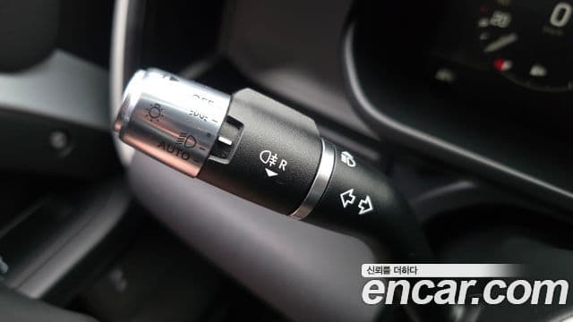 Land Rover Defender 2021 — Photo 27/31