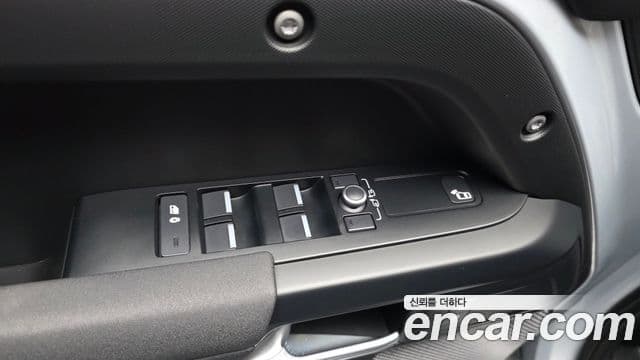 Land Rover Defender 2021 — Photo 7/31