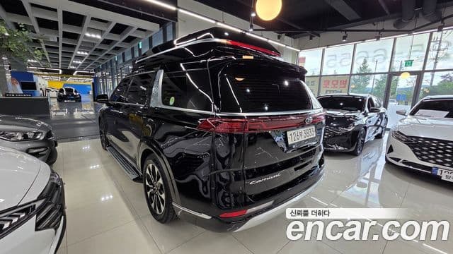 Kia Carnival 2021 — ფოტო 4/20