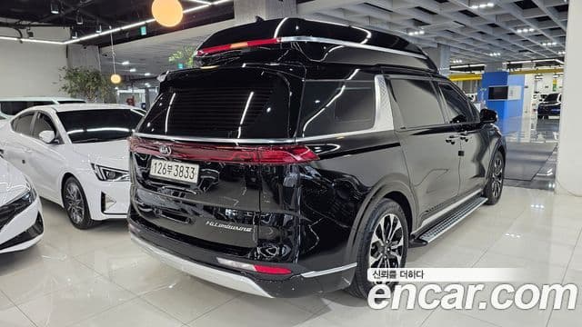 Kia Carnival 2021 — ფოტო 5/20