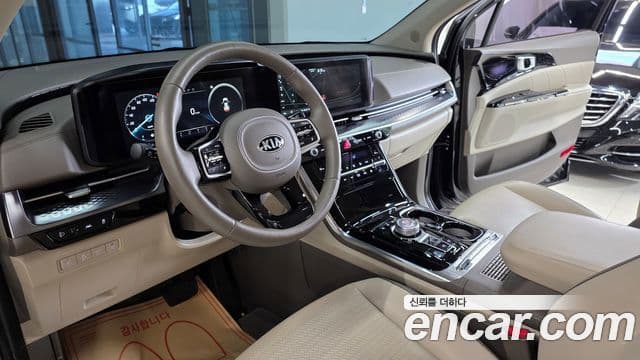 Kia Carnival 2021 — ფოტო 11/20