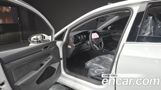 Volkswagen Golf 2024 — ფოტო 10/20