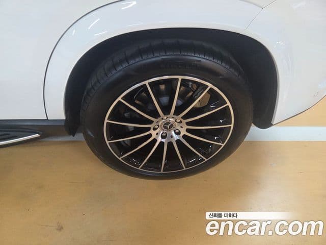 Mercedes-Benz GLE-Class 2023 — фото 18 из 20