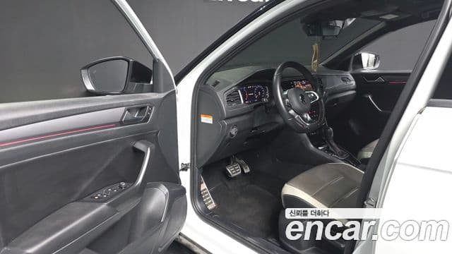 Volkswagen T-Roc 2021 — ფოტო 10/20