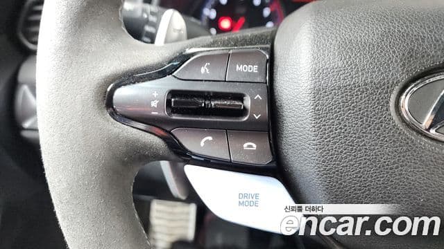 Hyundai Veloster 2021 — ფოტო 16/20