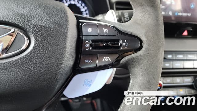 Hyundai Veloster 2021 — ფოტო 17/20