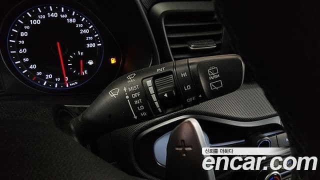 Hyundai Veloster 2021 — Photo 6/35