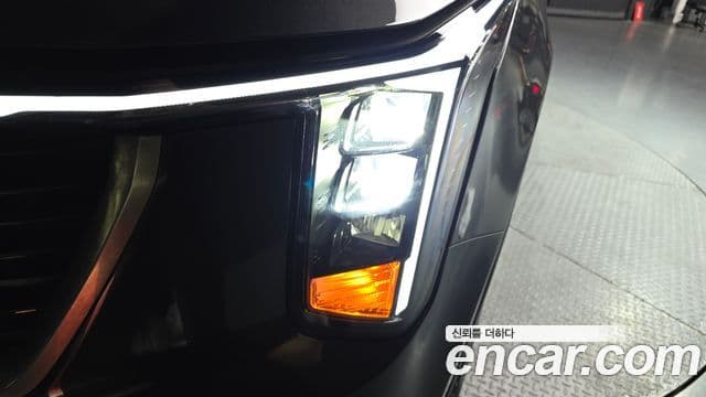Kia Sorento 2023 — Şəkil 25/32