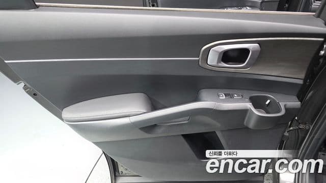 Kia Sorento 2023 — Şəkil 29/32