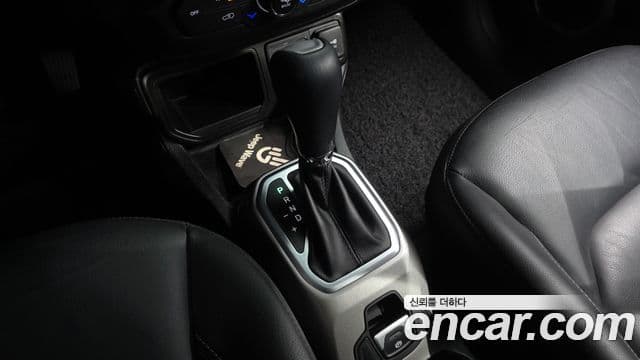 Jeep Renegade 2021 — Photo 27/32